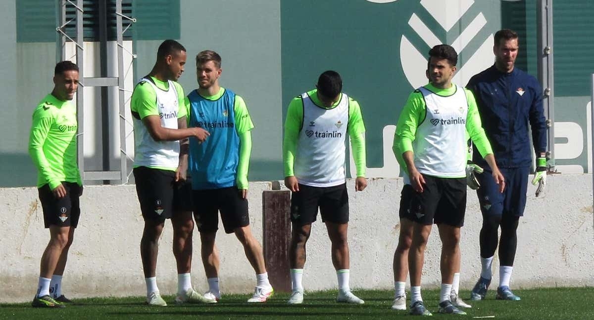 El Betis recupera a Lo Celso y Cardoso para el derbi: la enfermería se vacía