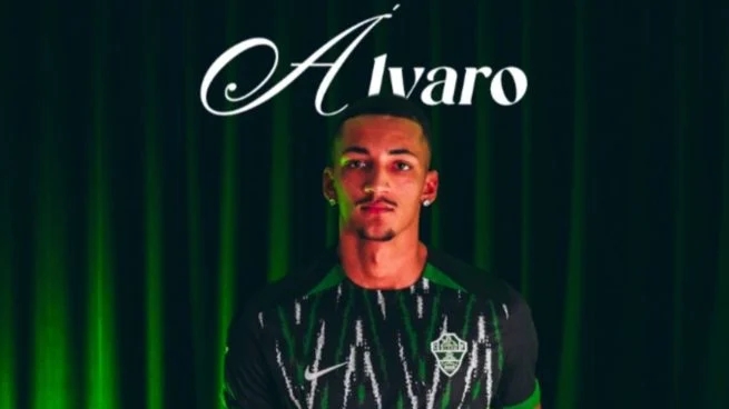 Álvaro Rodríguez se une al Elche como nuevo delantero Álvaro Rodríguez se une al Elche como nuevo delantero