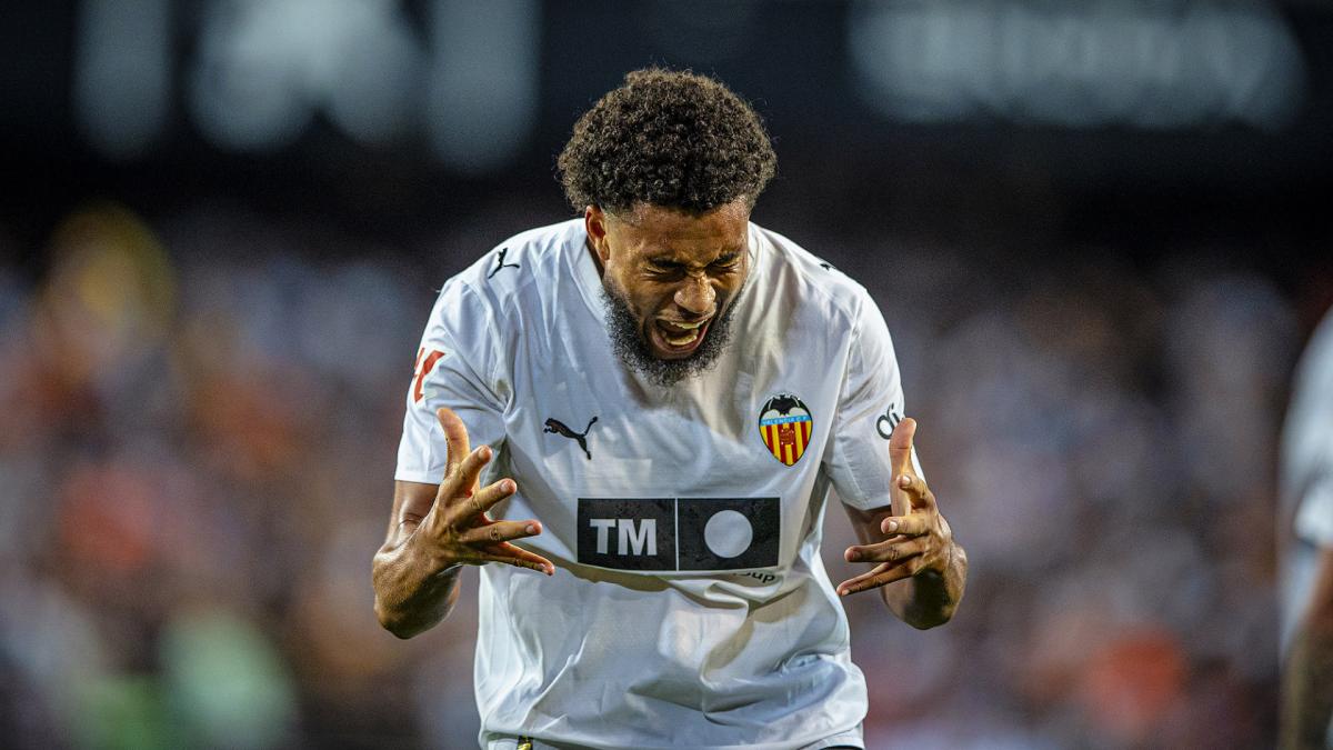 Danjuma, Cömert y Thierry, listos para jugar en la jornada 25 con el Valencia CF