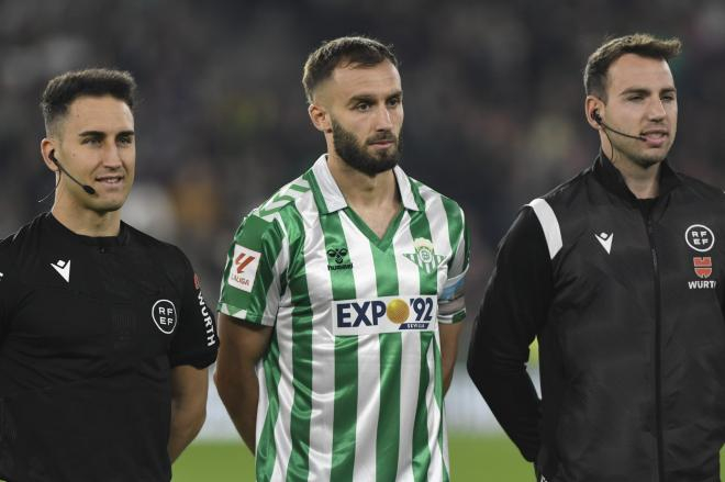 Germán Pezzella renueva con el Real Betis hasta 2026