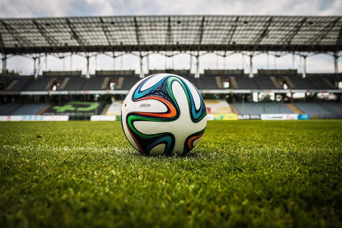 Guía Maestra: Estrategia de Mercato y Seguridad de Plantilla en LaLiga Fantasy 25/26