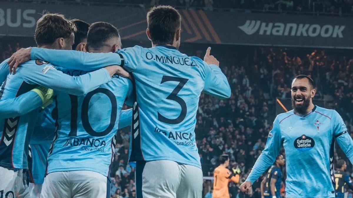 El Celta busca reforzar la banda izquierda con Joakim Maehle tras el descenso del Wolfsburgo