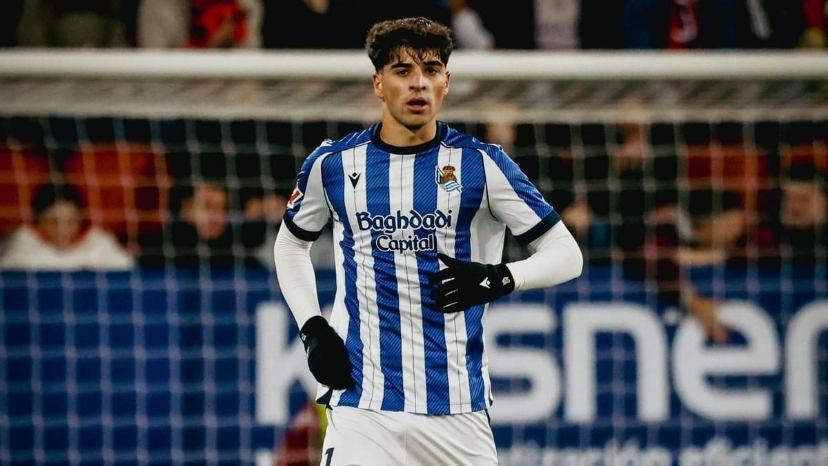 El Atlético toma ventaja en la puja por Jon Martín, joven central de la Real Sociedad