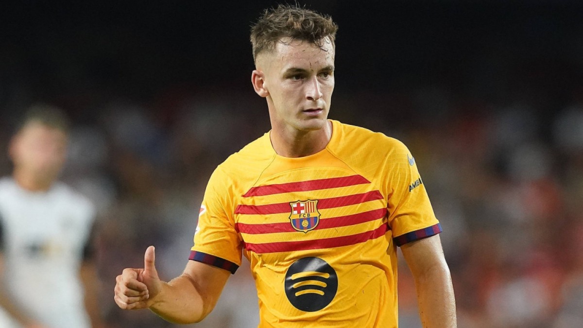 El Barça escucha ofertas por Marc Casadó y la Premier se mueve con 25 millones sobre la mesa