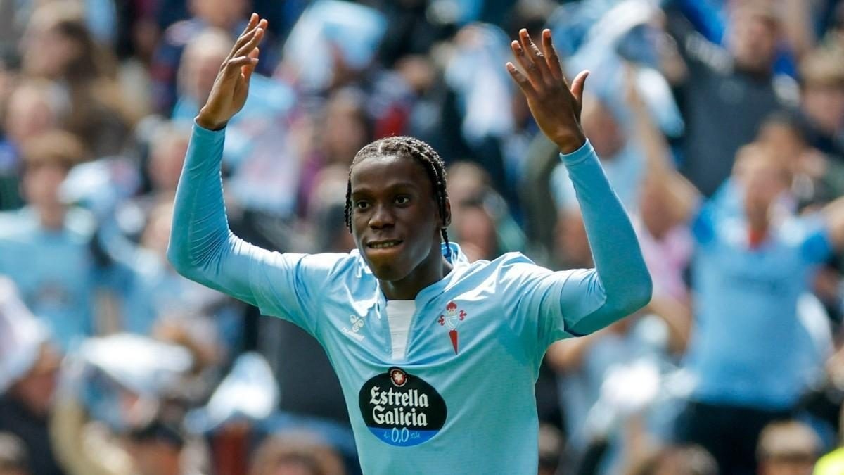 El Celta planta cara al Galatasaray por Ilaix Moriba y fija el precio en 20 millones