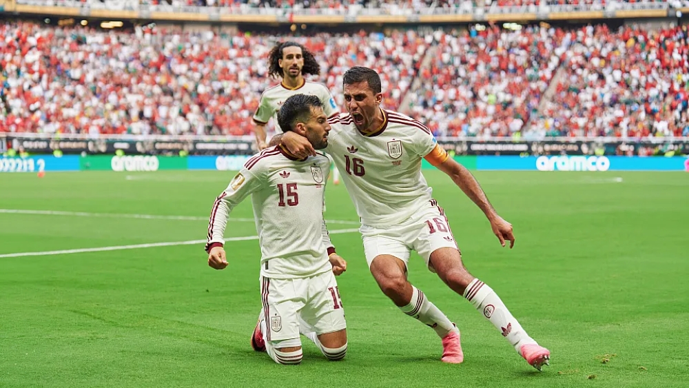 España saca su orgullo frente a Uruguay