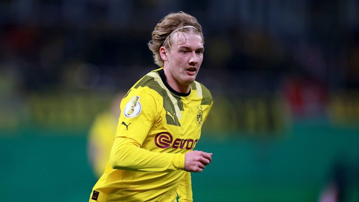 El Betis escucha el ofrecimiento de Julian Brandt, pero prioriza otras opciones