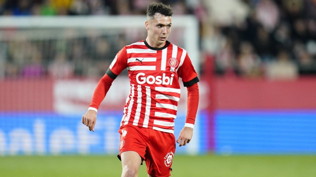 El Real Betis acelera por Arnau Martínez y ve una oportunidad en el descenso del Girona