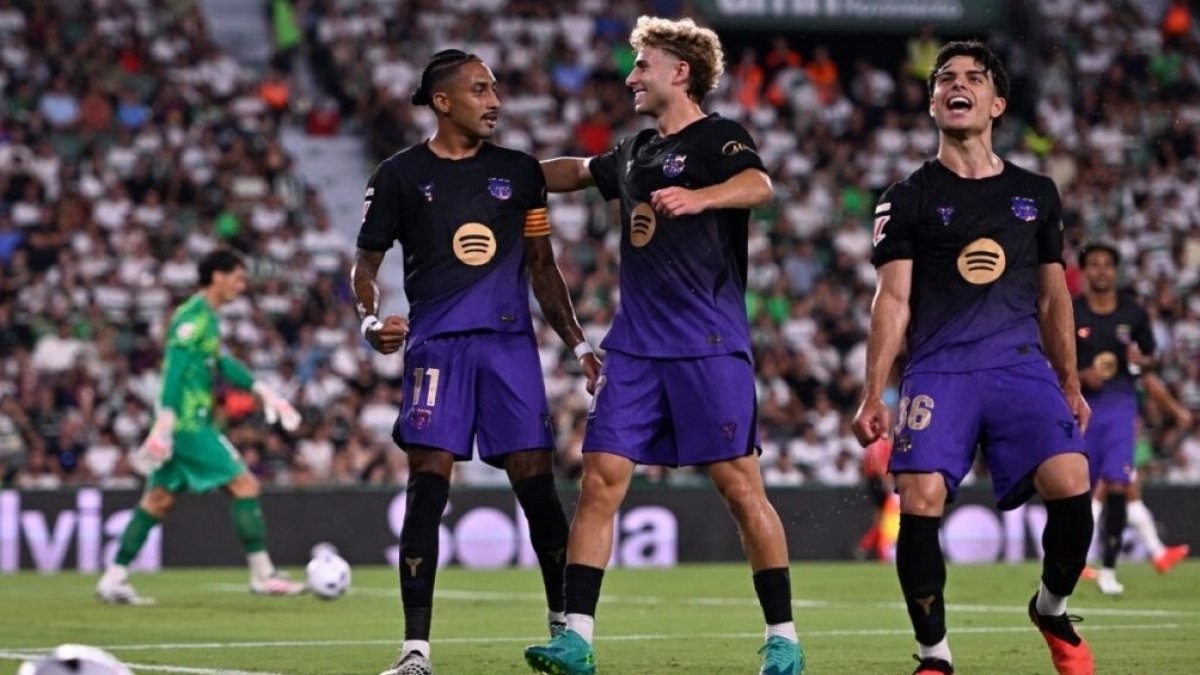 Donyell Malen se suma a las opciones del Barcelona para su delantera