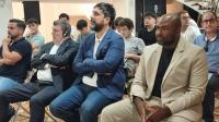 El Valencia apura el mercado con el delantero como prioridad y busca un central de nivel