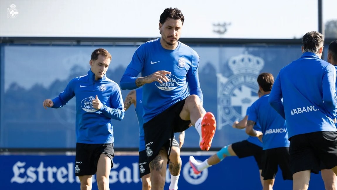 Giménez gana fuerza y Casadó llama a la puerta: así sería el once del Deportivo ante el Villarreal