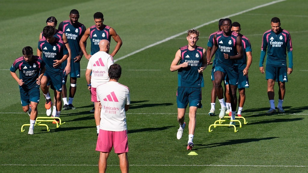 Huijsen da la vuelta a su situación y se gana un sitio fijo con Mourinho