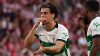 Morcillo gana peso en la defensa del Elche y abre una nueva vía para Anselmi