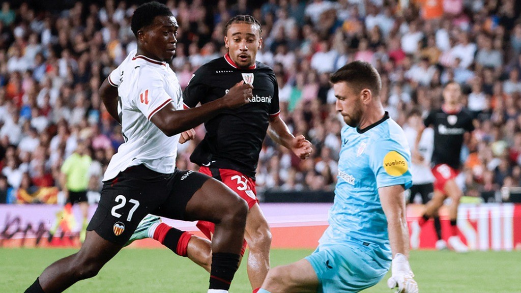 Otorbi irrumpe con fuerza y deja una petición sobre la mesa en Mestalla