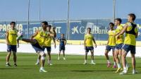 Buchanan reaparece en el entrenamiento del Villarreal antes de visitar Anfield