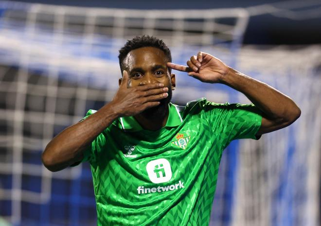 Lesión de Bakambu: un contratiempo para el Real Betis Lesión de Bakambu: un contratiempo para el Real Betis