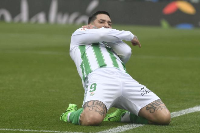 Chimy Ávila y su pasión por los colores del Betis: Un cambio que marca la diferencia