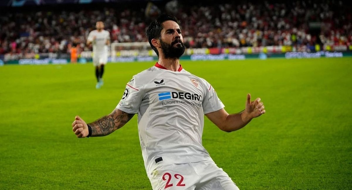 Futbolistas que han vestido las camisetas de Sevilla y Betis: una rareza en el fútbol andaluz Futbolistas que han vestido las camisetas de Sevilla y Betis: una rareza en el fútbol andaluz