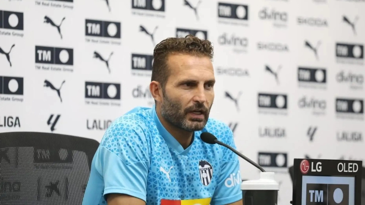 Estrategias de refuerzo en el frente de ataque del Valencia CF Estrategias de refuerzo en el frente de ataque del Valencia CF