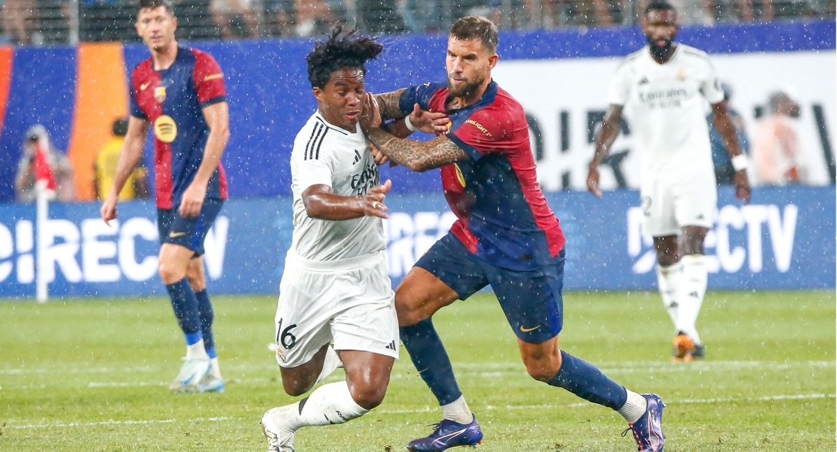 Iñigo Martínez, clave en los planes de Flick para un arranque triunfal en LaLiga Iñigo Martínez, clave en los planes de Flick para un arranque triunfal en LaLiga