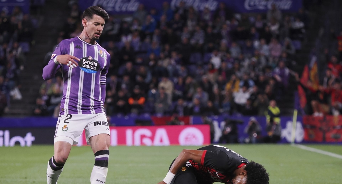 Lágrimas y preocupación: Luis Pérez, entre la lesión y el drama en Valladolid